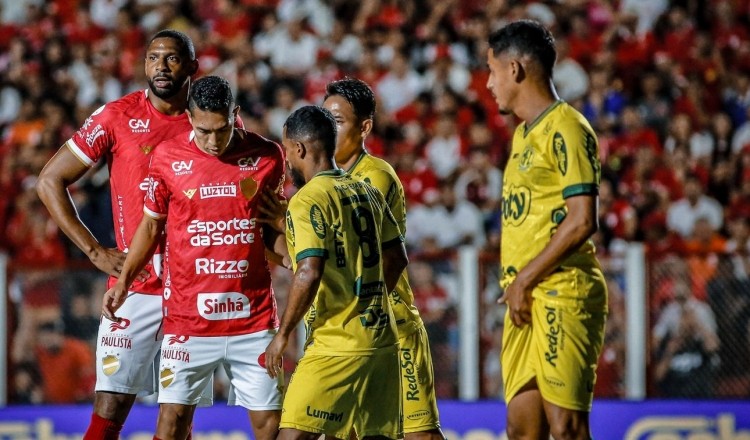 O resultado da partida pode impactar significativamente suas posições na tabela e suas chances de alcançar o G4 | Foto: Divulgação / Mirassol