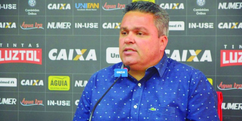 Adson Batista foi aclamado presidente do Atlético Clube Goianiense para o próximo biênio 2018/2019 Adson Batista foi aclamado presidente do Atlético Clube Goianiense para o próximo biênio 2018/2019