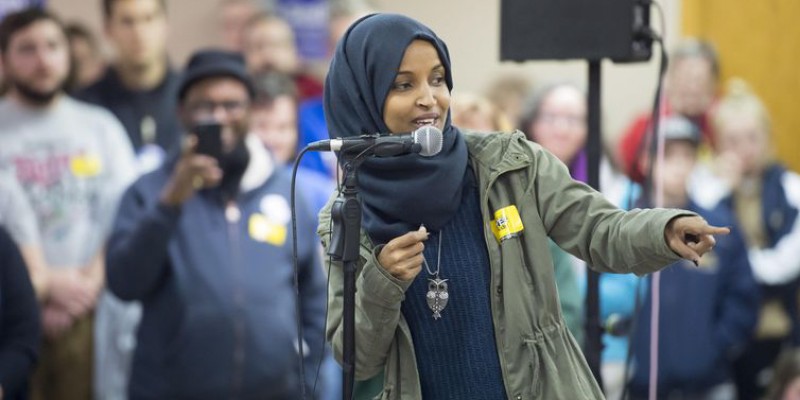 A muçulmana Ilhan Omar ocupará um assento na Câmara 