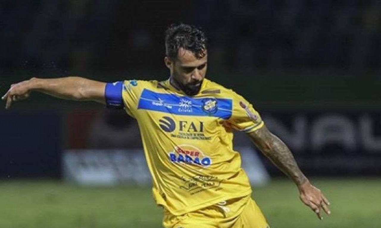 O experiente Danillo Ribeiro mira uma vitória contra o Vila Nova para manter a ascensão do Iporá no Goianão | Foto: Heber Gomes