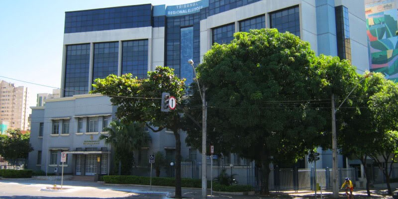 TRE mantém cassação de prefeito e vice-prefeito de Davinópolis