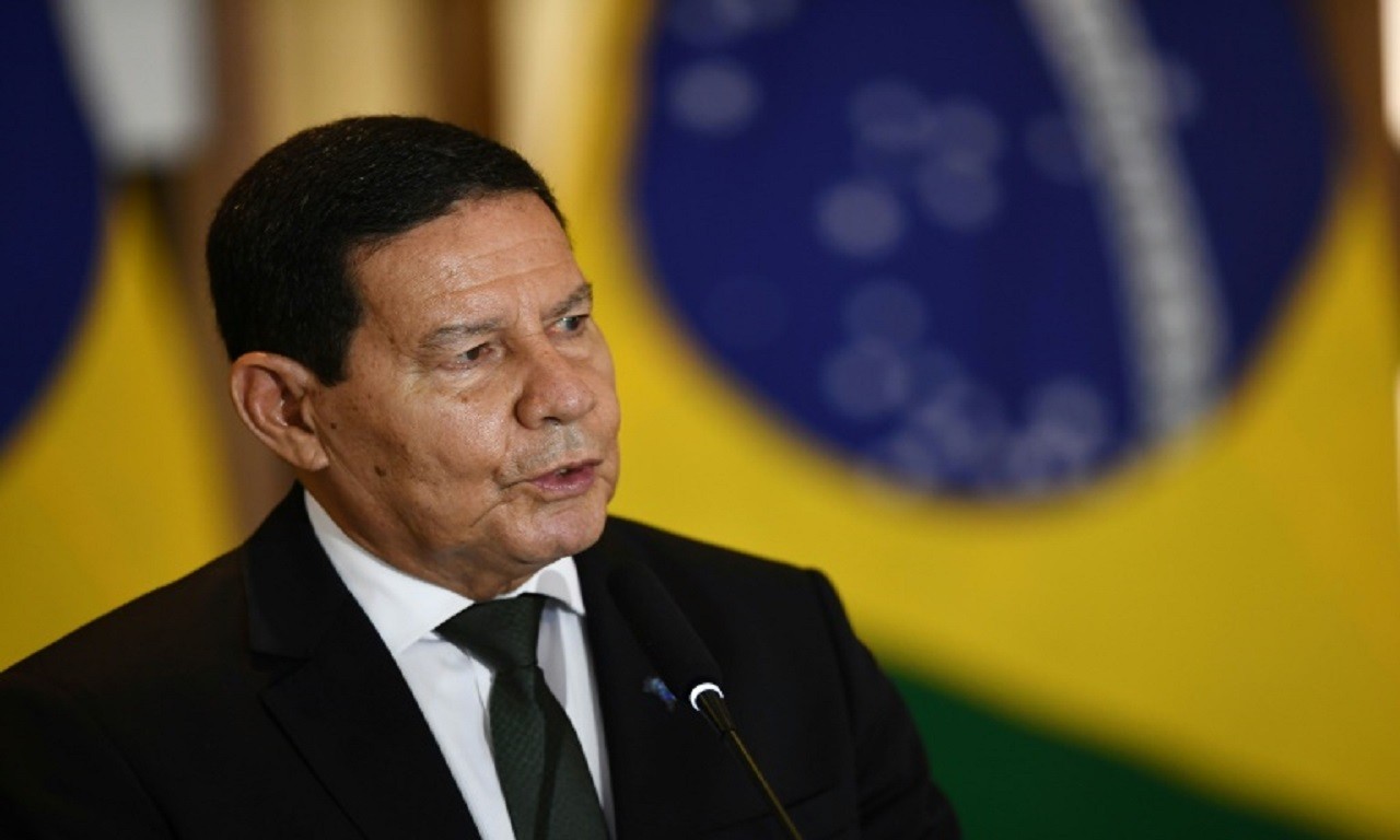 Vice-presidente repetiu tese por três vezes e disse que racismo é "coisa que querem importar para o Brasil"| Foto: Reprodução/ AFP
