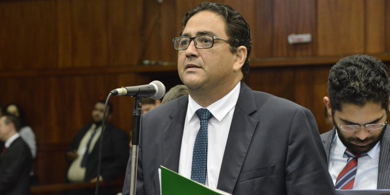 Deputado Talles Barreto admite preocupação com o fechamento de coligações proporcionais