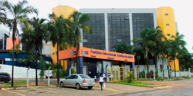 Pontifícia Universidade Católica de Goiás é condenada a pagar R$ 15 reais a aluna. (Foto: OPopular) 