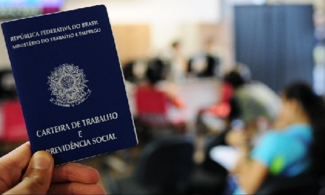 Recorde? Emprego com carteira assinada encolhe quase 18% desde abril de 2015 | Foto: Reprodução