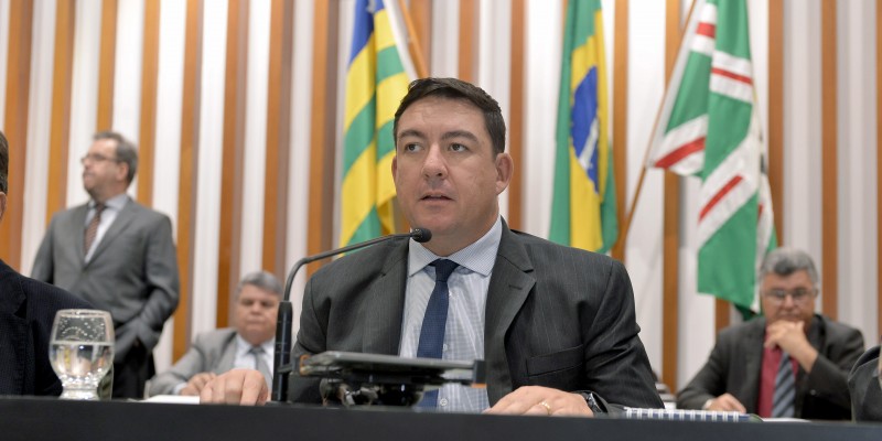 Ao comentar as pesquisas de intenção de voto, Vitti ressaltou a quantidade de indecisos