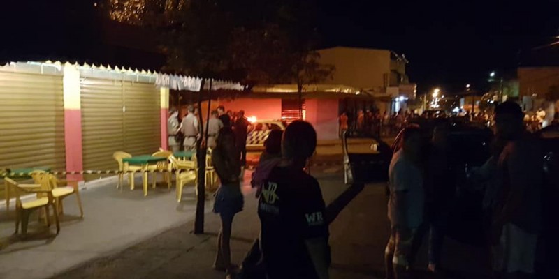 Homem morre ao ser atingido após ser alvo de 10 tiros em bar (Foto: Divulgação) 