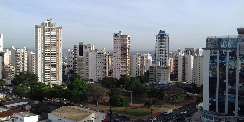 Sol com baixa umidade em Goiânia neste sábado (14)