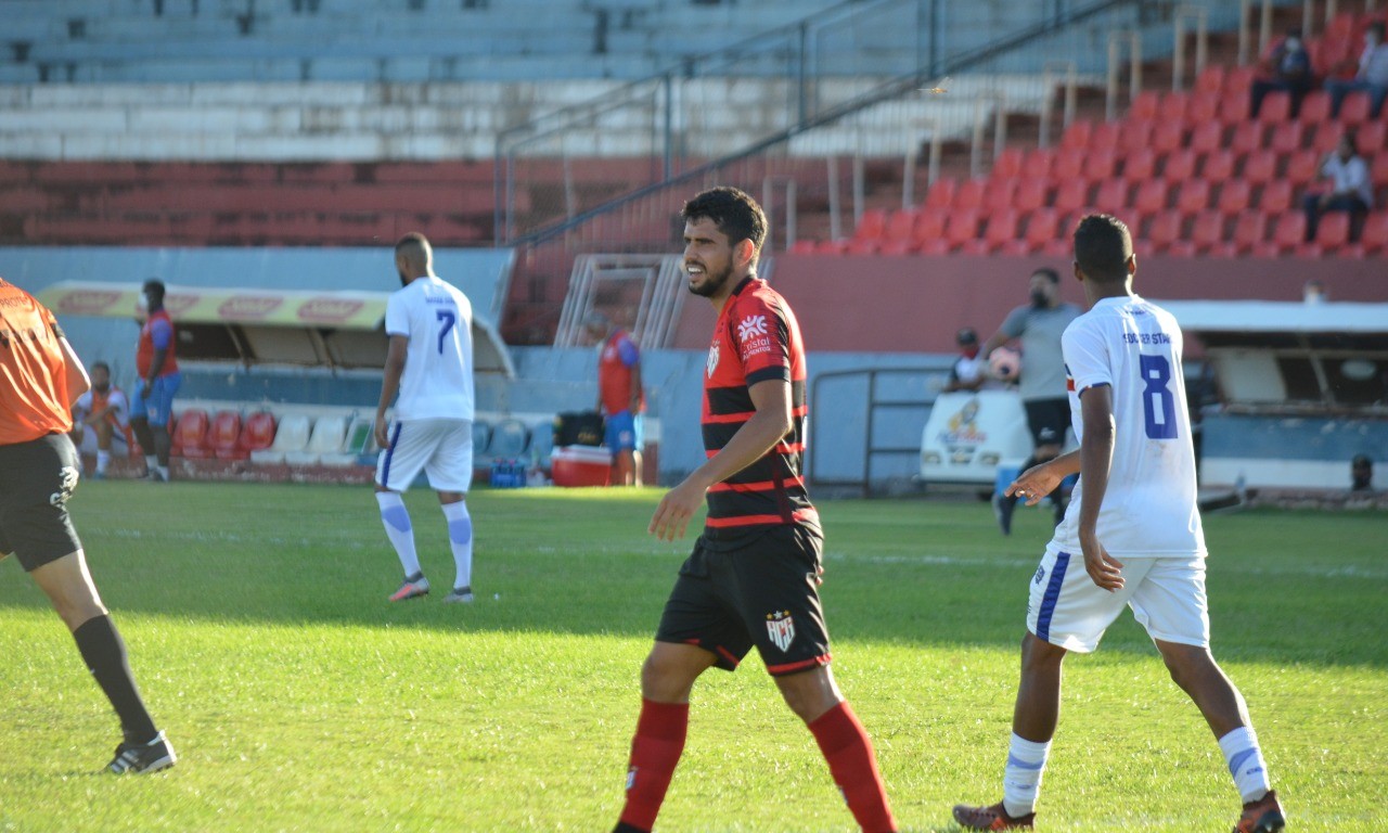 Zé Roberto voltou a marcar e mais uma vitória rubro-negra, dessa vez em goleada sobre o Itumbiara e o atacante briga na artilharia da competição | foto: Comunicação ACG
