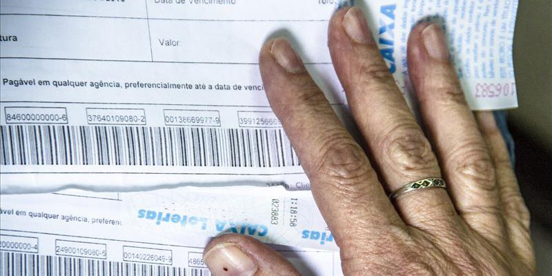 As vítimas idosas são atraídas com as mais diversas propostas milagrosas, seja por telefone ou pela internet As vítimas idosas são atraídas com as mais diversas propostas milagrosas, seja por telefone ou pela internet