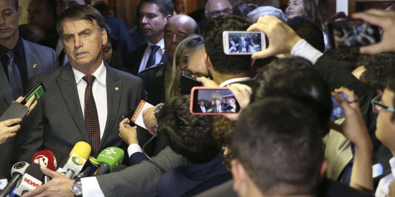 Bolsonaro se reúne hoje com Maia, embaixadores e governadores (Foto: Valter Campanato/Agência Brasil)