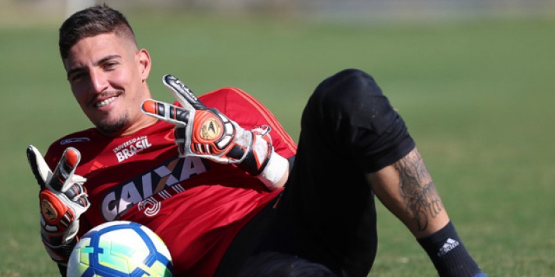 Goleiro Thiago, que chega por empréstimo, é o novo reforço do Dragão (Foto: Divulgação) 