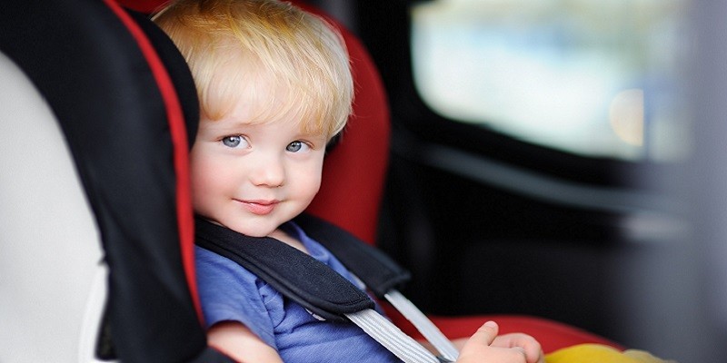 Diferenças entre estruturas dos equipamentos requer mais atenção dos pais e responsáveis. As estatísticas comprovam a importância do uso das cadeirinhas para o transporte de cria