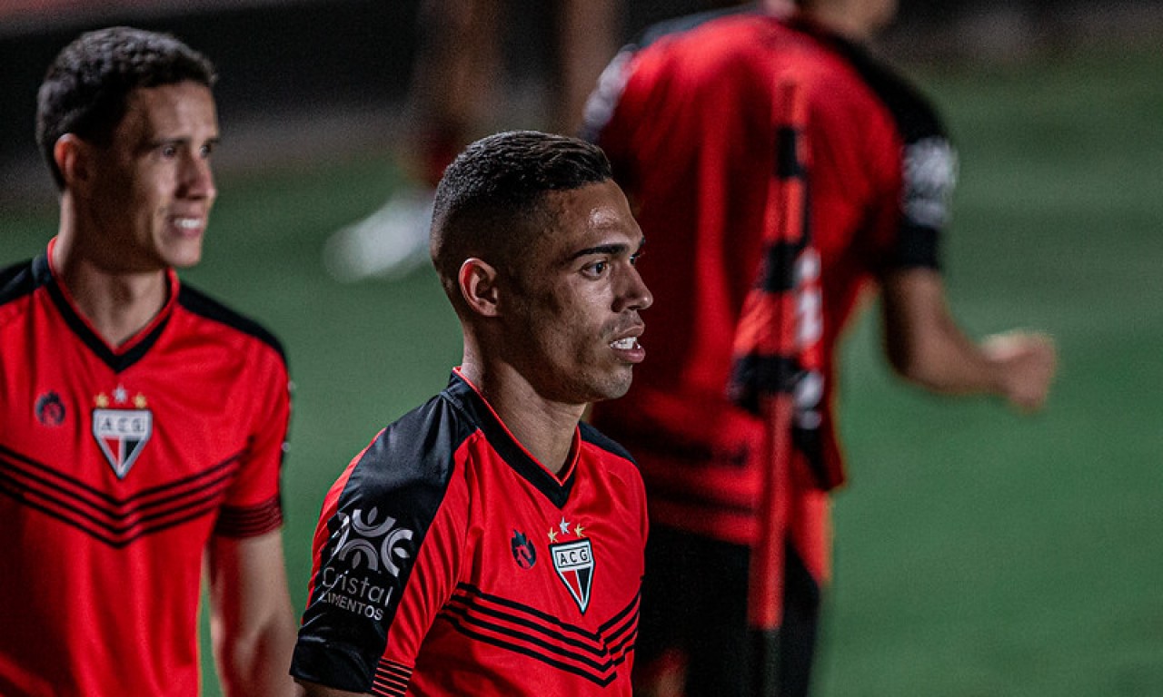 Éder prefere não falar em renovação, mas admite “prioridade” para o Atlético - Foto: Heber Gomes