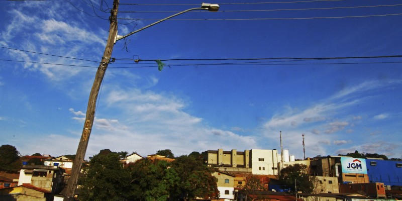 Goiás possui pouco mais de 341 mil postes de responsabilidade da Enel. Destes, 2006 são construídos em madeira