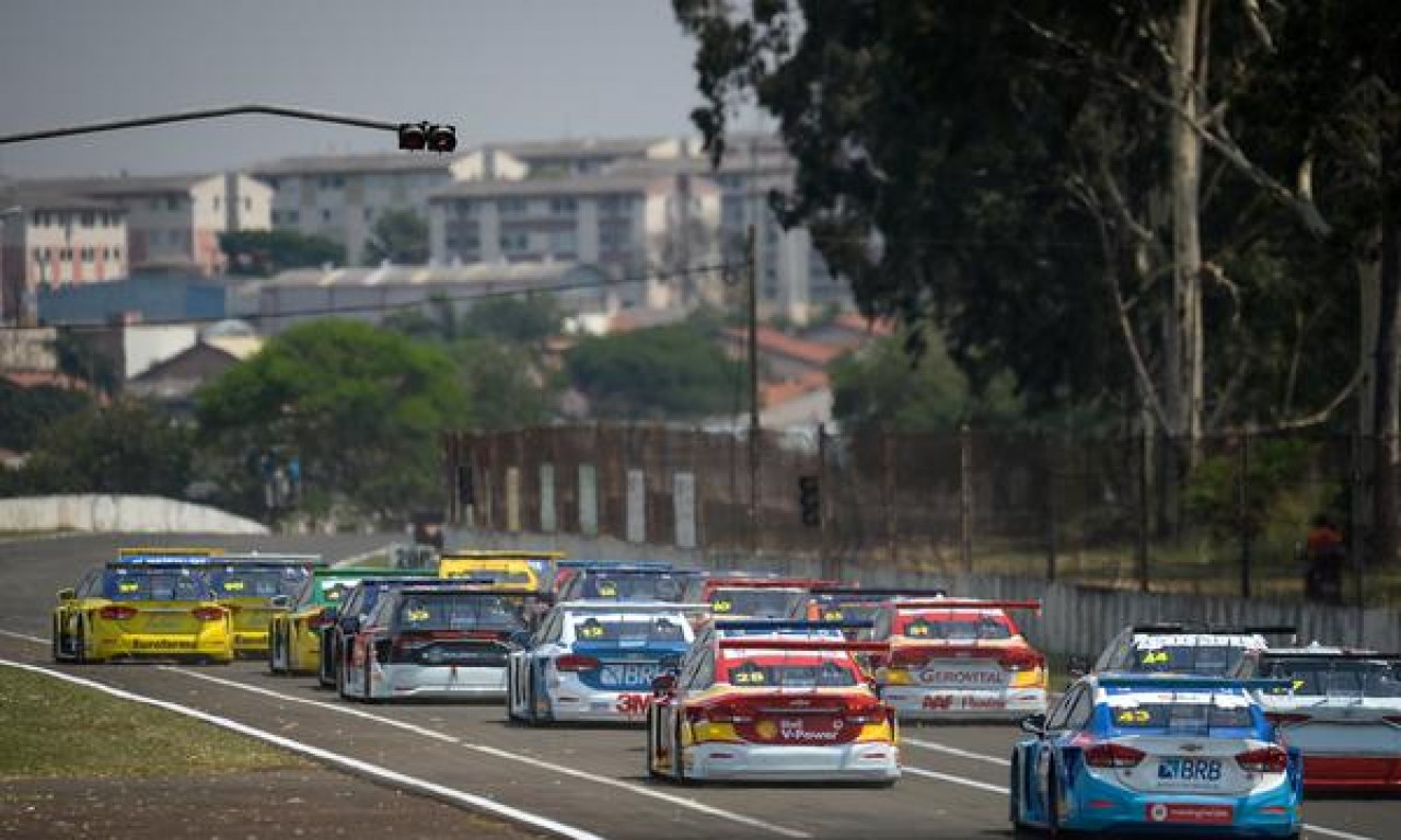 Stock Car entra na pista nesta sexta-feira em Goiânia | Foto: Duda Bairros/Stock Car