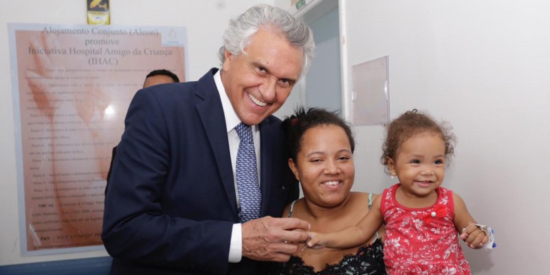 "Não podemos colocar nossas crianças em risco", destacou o governador ao visitar o Hospital Materno-Infantil (Foto: Divulgação) 