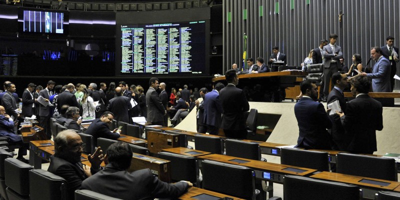 Plenário da Câmara dos Deputados tem pauta extensa a ser votada nesta semana e intenção da mesa diretora é esgotá-la até a próxima sexta-feira