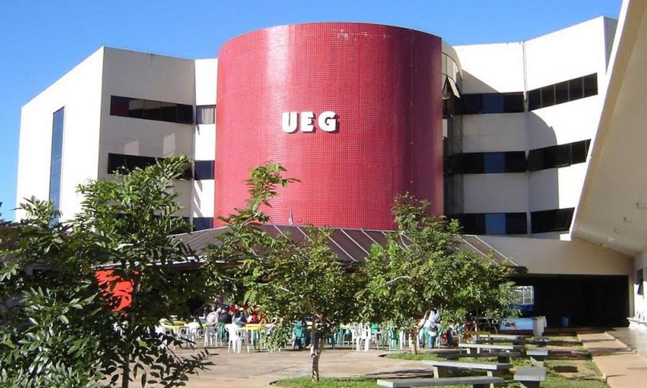 Concurso da UEG terá 159 vagas para técnico-administrativos