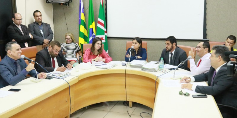 Vereadores discutem dois projetos de data-base do funcionalismo público (Foto: Divulgação/Câmara Municipal de Goiânia) 