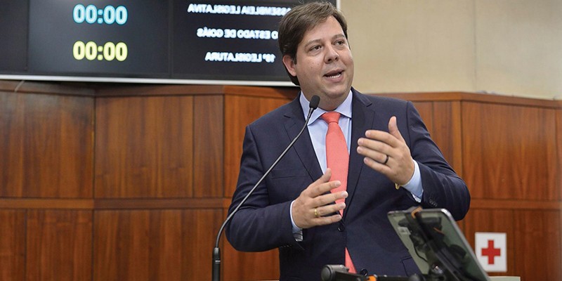 Tramitação de projeto que beneficia idosos em viagens