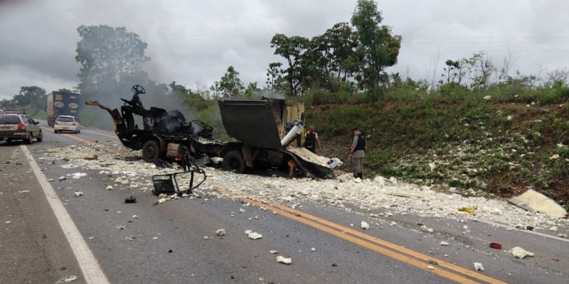 Carro-forte é alvo de bandidos na BR-040, em Cristalina (Foto: Divulgação) 