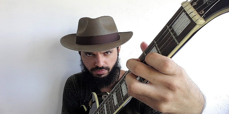 Cantor Luiz Porto anima feriado com ‘Rock and Roll’ e samba raíz