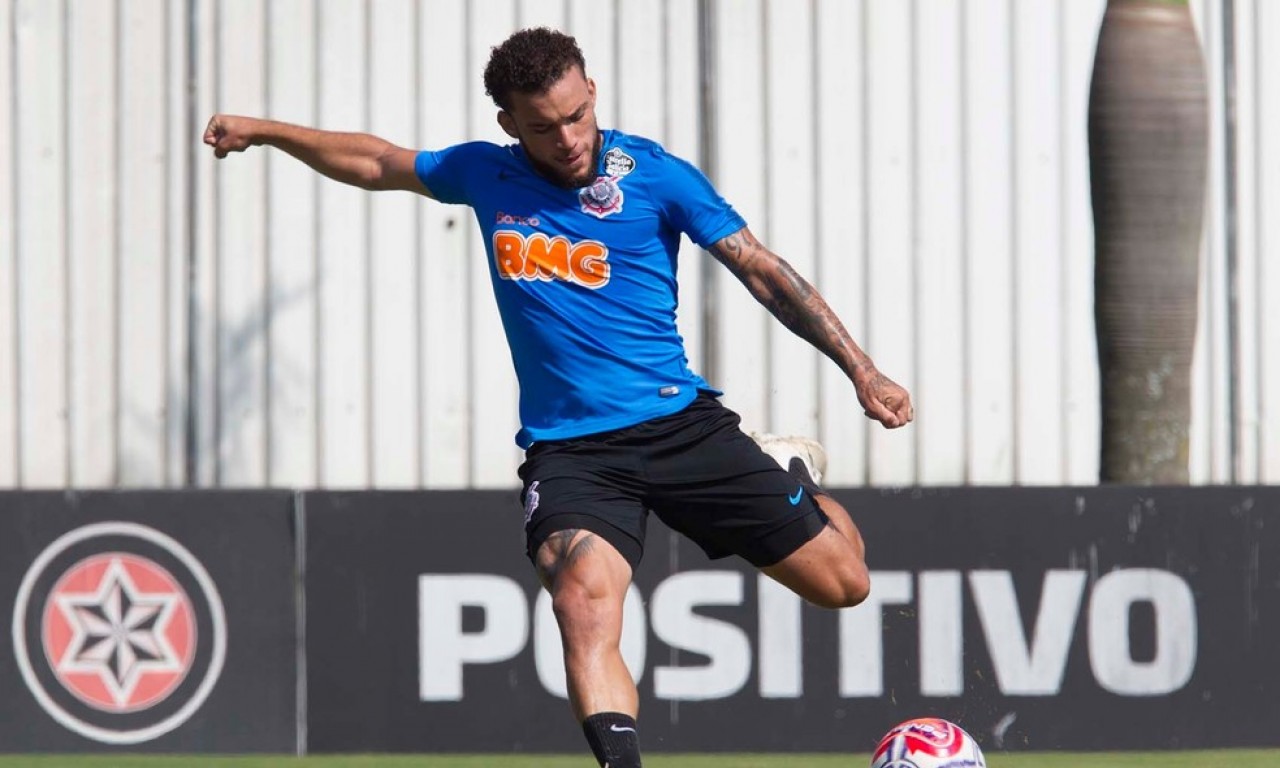 Após empréstimo ao futebol coreano, André Luis acerta com o Atlético Goianiense até o fim da temporada | Foto: Daniel Augusto Jr/Ag.Corinthians