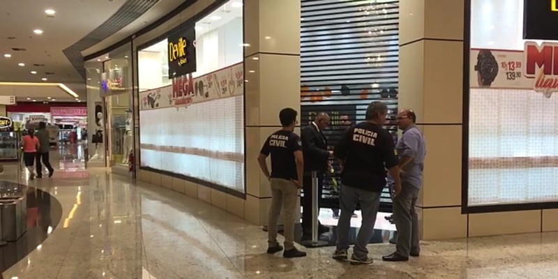 Polícia esteve no shopping para averiguação. (Foto: Guilherme Henrique)