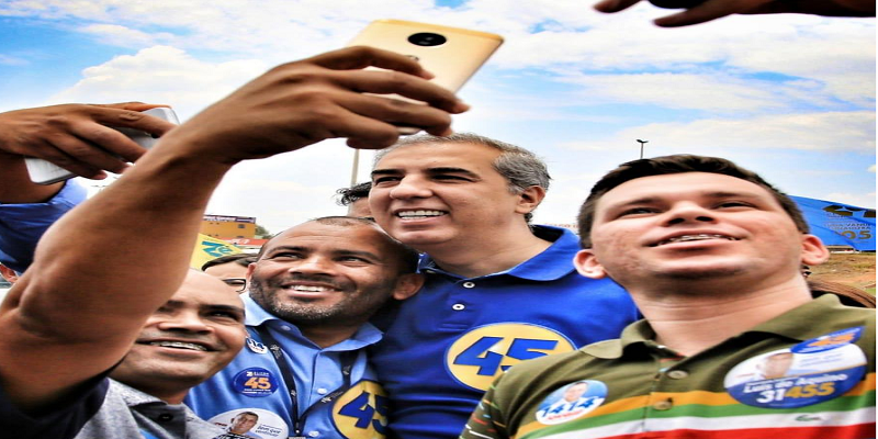 O governador Zé Eliton (PSDB) participou de comícios no Entorno do Distrito Federal ontem (Foto: Reprodução) ec02b19ab72e640fee9a518a5e509821