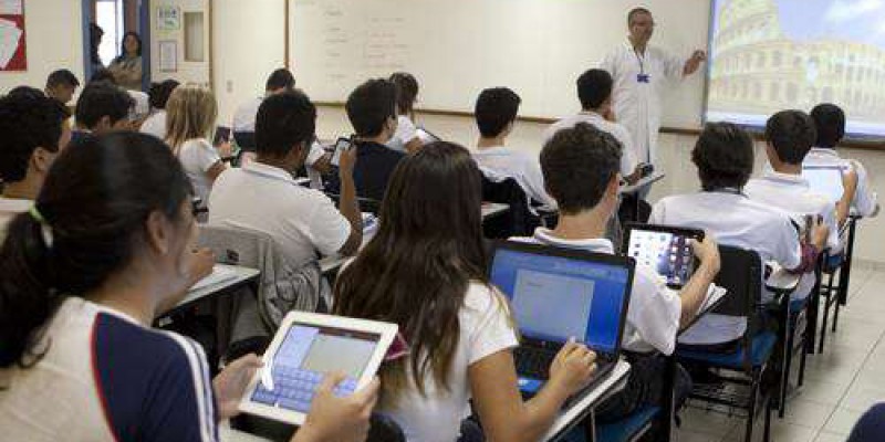 A maior variação de valores ficou para o Ensino Fundamental A maior variação de valores ficou para o Ensino Fundamental