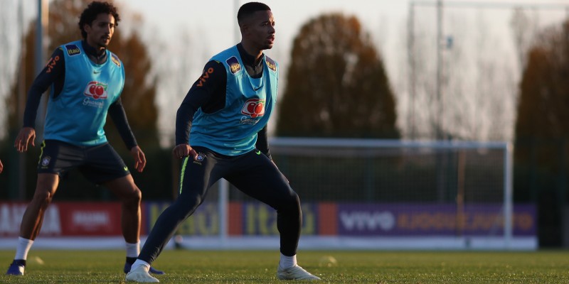 O zagueiro Marquinhos e o atacante Gabriel Jesus estão entre os atletas que já trabalharam com bola