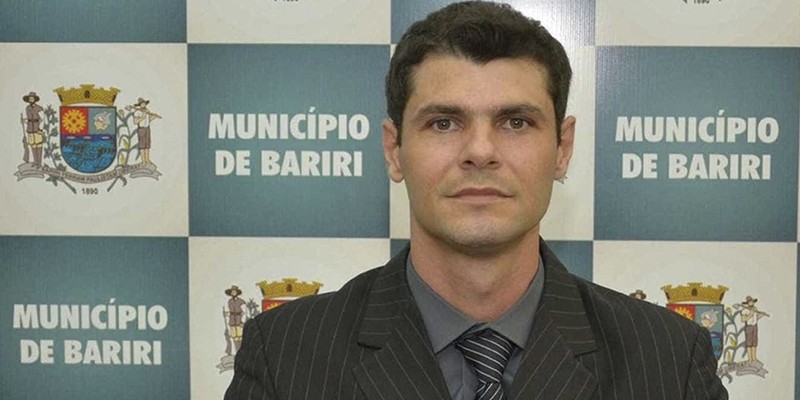 Imagem Ilustrando a Notícia: PSDB expulsa prefeito suspeito de abusar sexualmente de menor