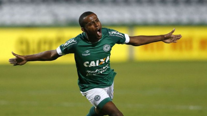 Imagem Ilustrando a Notícia: Palmeiras anuncia atacante Carlos Eduardo