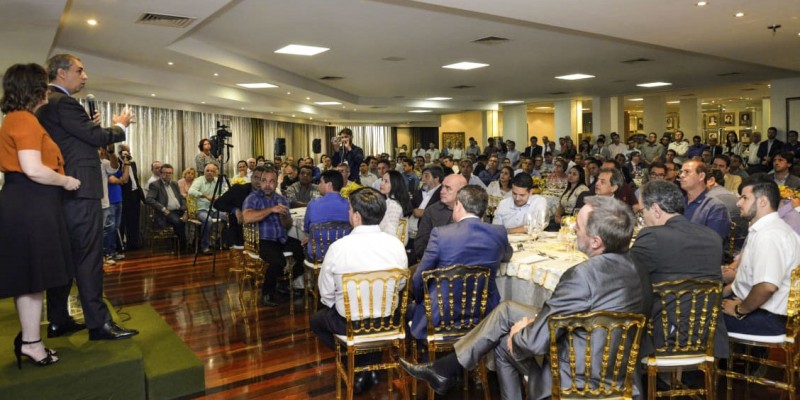 Imagem Ilustrando a Notícia: José Eliton reforça acordo com prefeitos de todo Estado