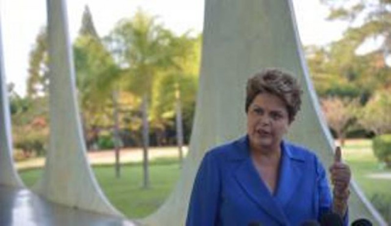Imagem Ilustrando a Notícia: Dilma viaja para Nova York e Temer assume a Presidência