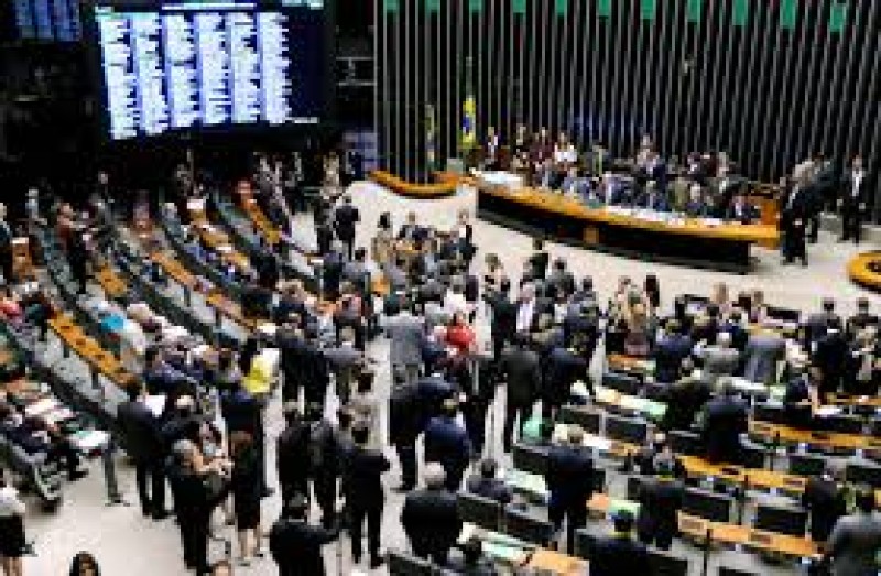 Imagem Ilustrando a Notícia: Por 59 a 21, plenário do Senado aprova denúncia contra Dilma Rousseff