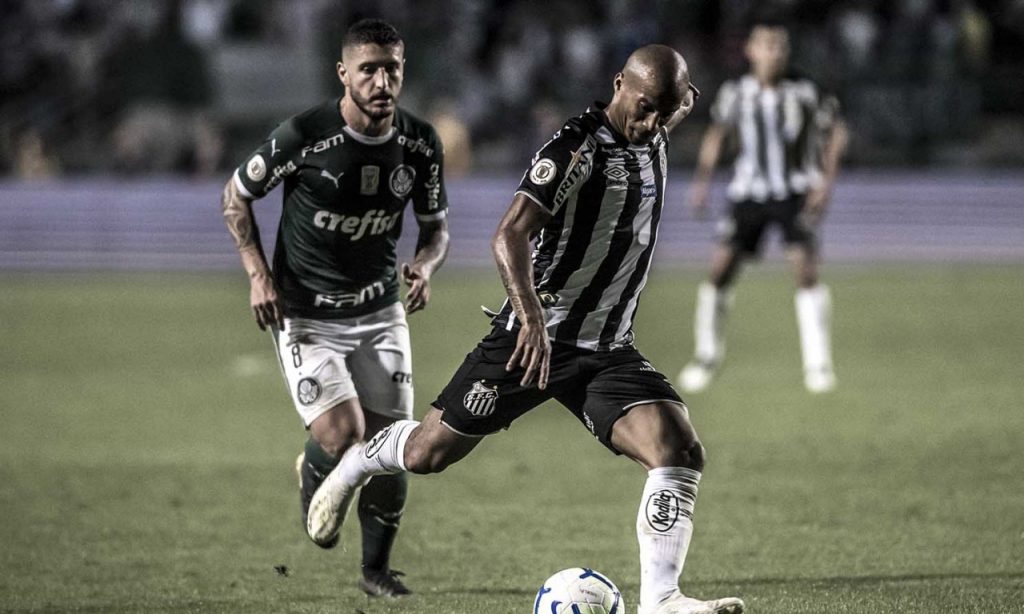 Imagem Ilustrando a Notícia: Santos e Palmeiras se enfrentam valendo o segundo lugar