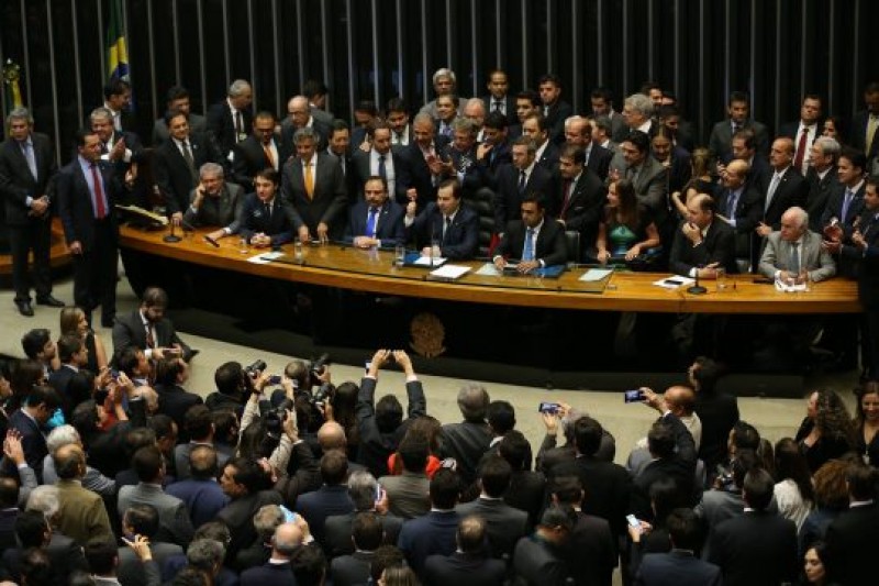Imagem Ilustrando a Notícia: Começa sessão na Câmara que julga denúncia contra presidente Temer