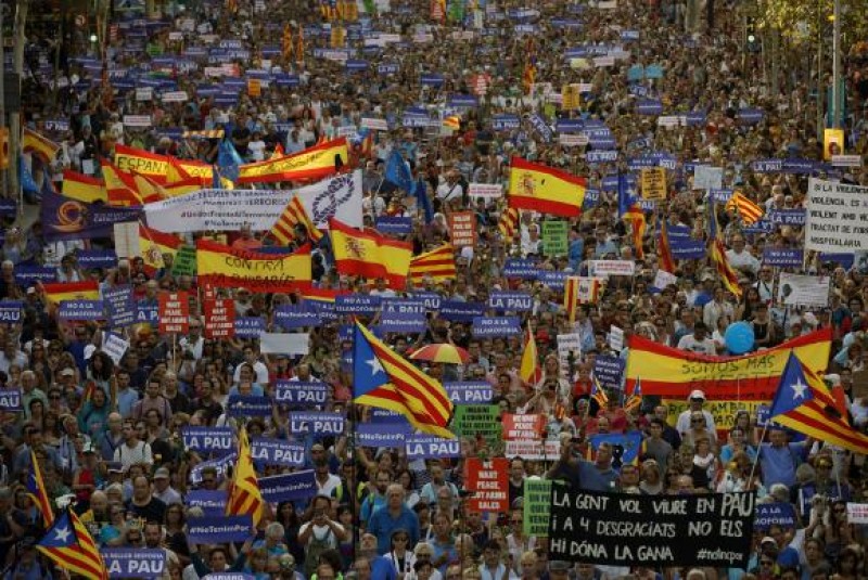 Imagem Ilustrando a Notícia: 500 mil protestam contra o terrorismo na Espanha
