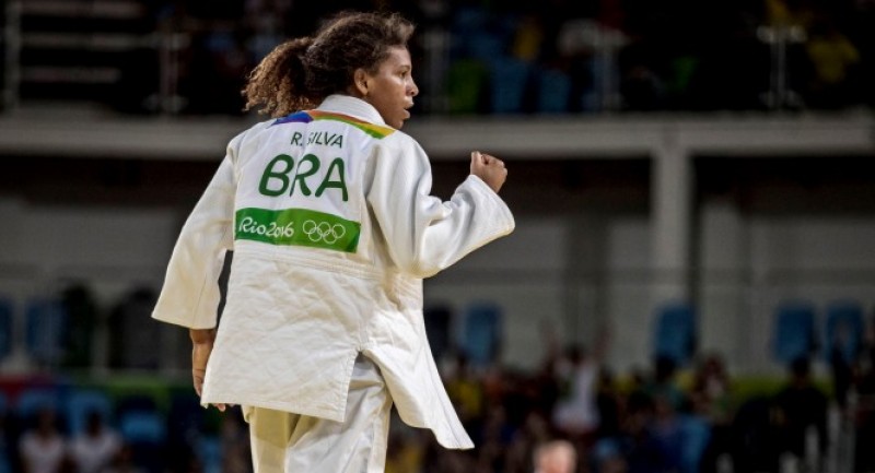 Imagem Ilustrando a Notícia: Rafaela Silva conquista o primeiro ouro para o Brasil