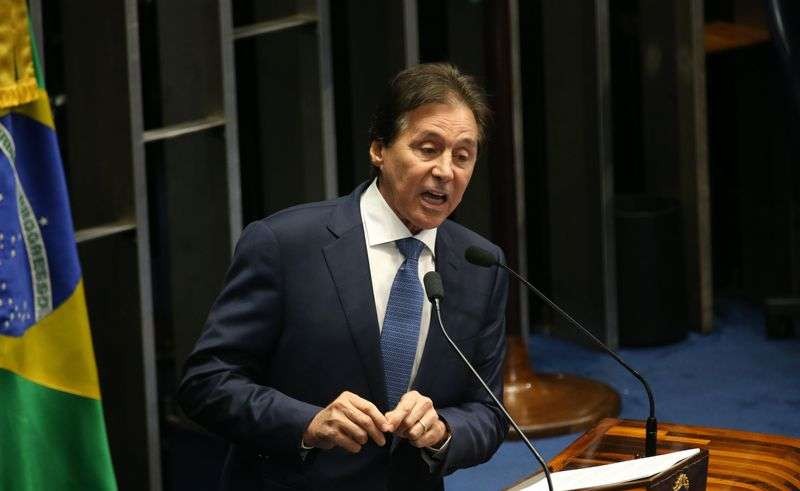 Imagem Ilustrando a Notícia: Eunício Oliveira é o novo presidente do Senado