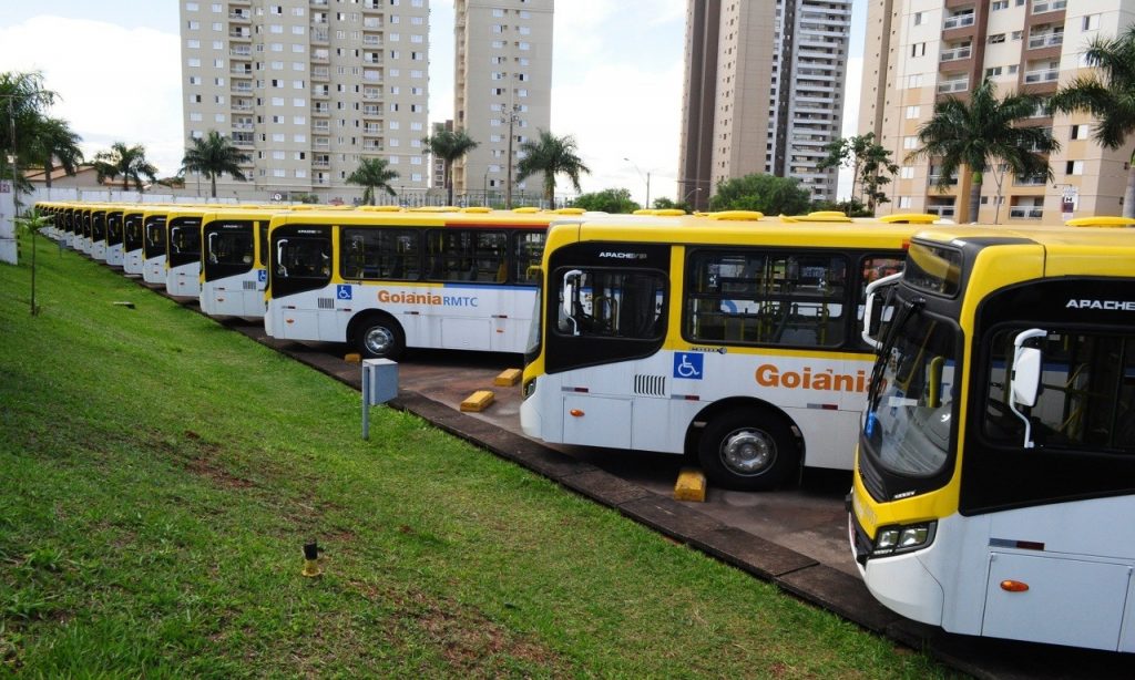 Imagem Ilustrando a Notícia: Linhas do transporte coletivo são desviadas por obras do BRT, em Goiânia