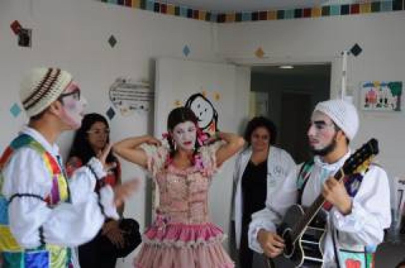 Imagem Ilustrando a Notícia: ‘Biblioteca Solidária’ leva risos a pacientes de hospitais em Goiânia