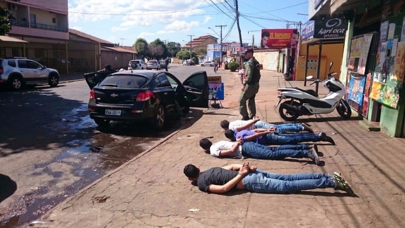 Imagem Ilustrando a Notícia: Seis são presos por assalto a lotérica em Nova Veneza