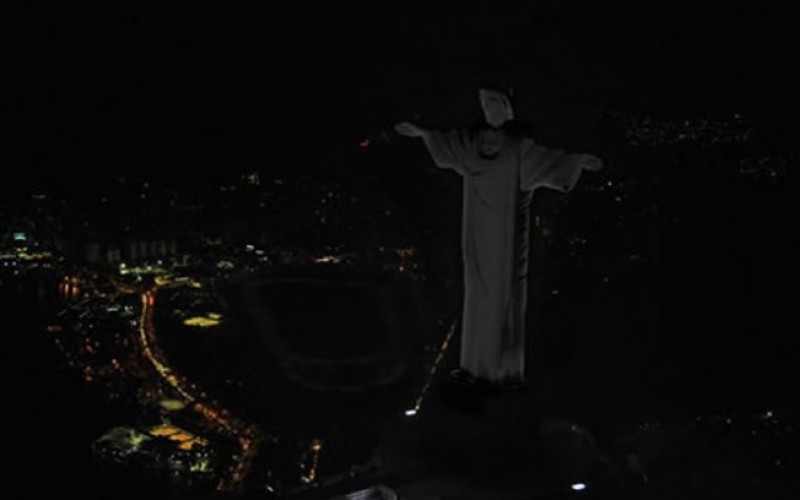 Imagem Ilustrando a Notícia: Monumentos apagam luzes para promover consciência climática