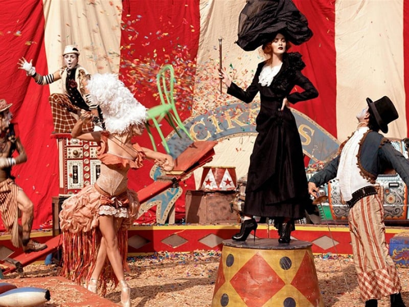 Imagem Ilustrando a Notícia: Universitários promovem evento de moda inspirado no universo circense