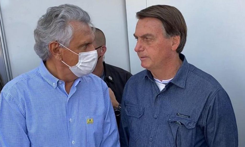Imagem Ilustrando a Notícia: Após decretos em Goiás, Bolsonaro diz que saúde no Brasil “sempre teve problemas”