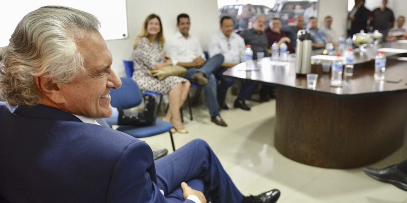 Imagem Ilustrando a Notícia: Governador eleito, Caiado realiza parceria com a Receita Federal