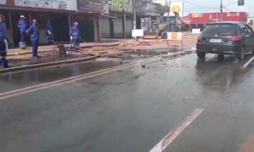 Imagem Ilustrando a Notícia: Adutora rompe e deixa bairros de Aparecida de Goiânia sem água